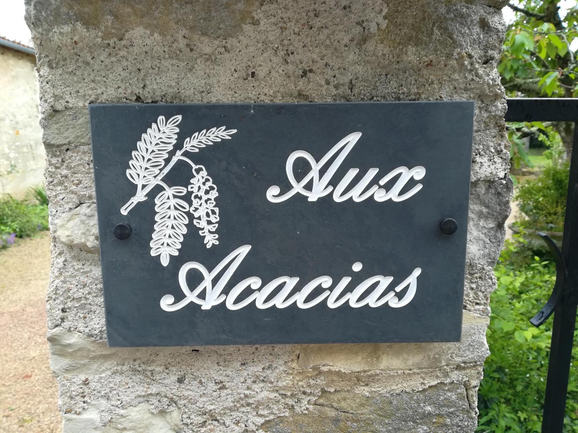 Holiday home Aux Acacias